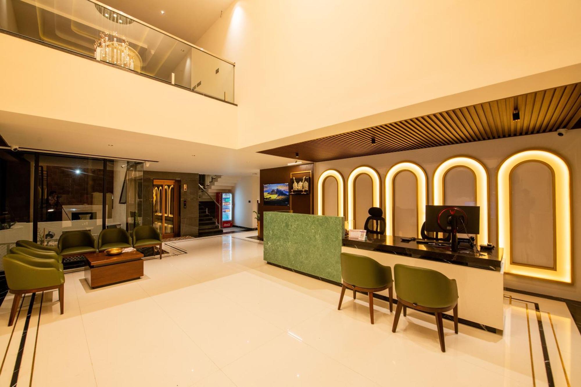 Hotel Mysore Radiance Екстериор снимка