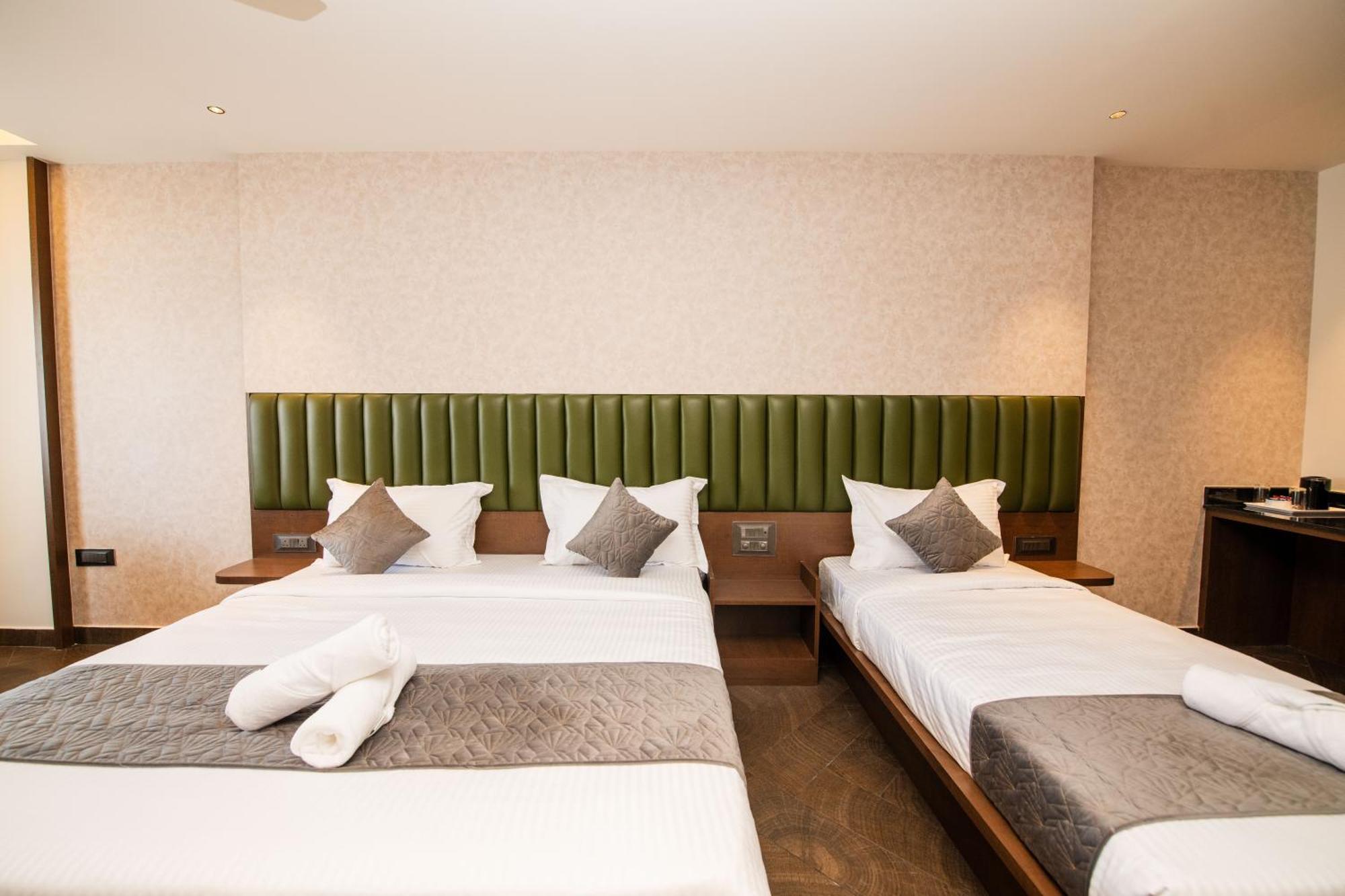 Hotel Mysore Radiance Екстериор снимка