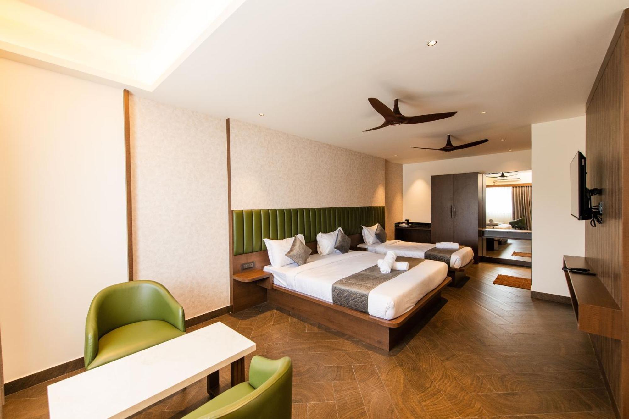 Hotel Mysore Radiance Екстериор снимка