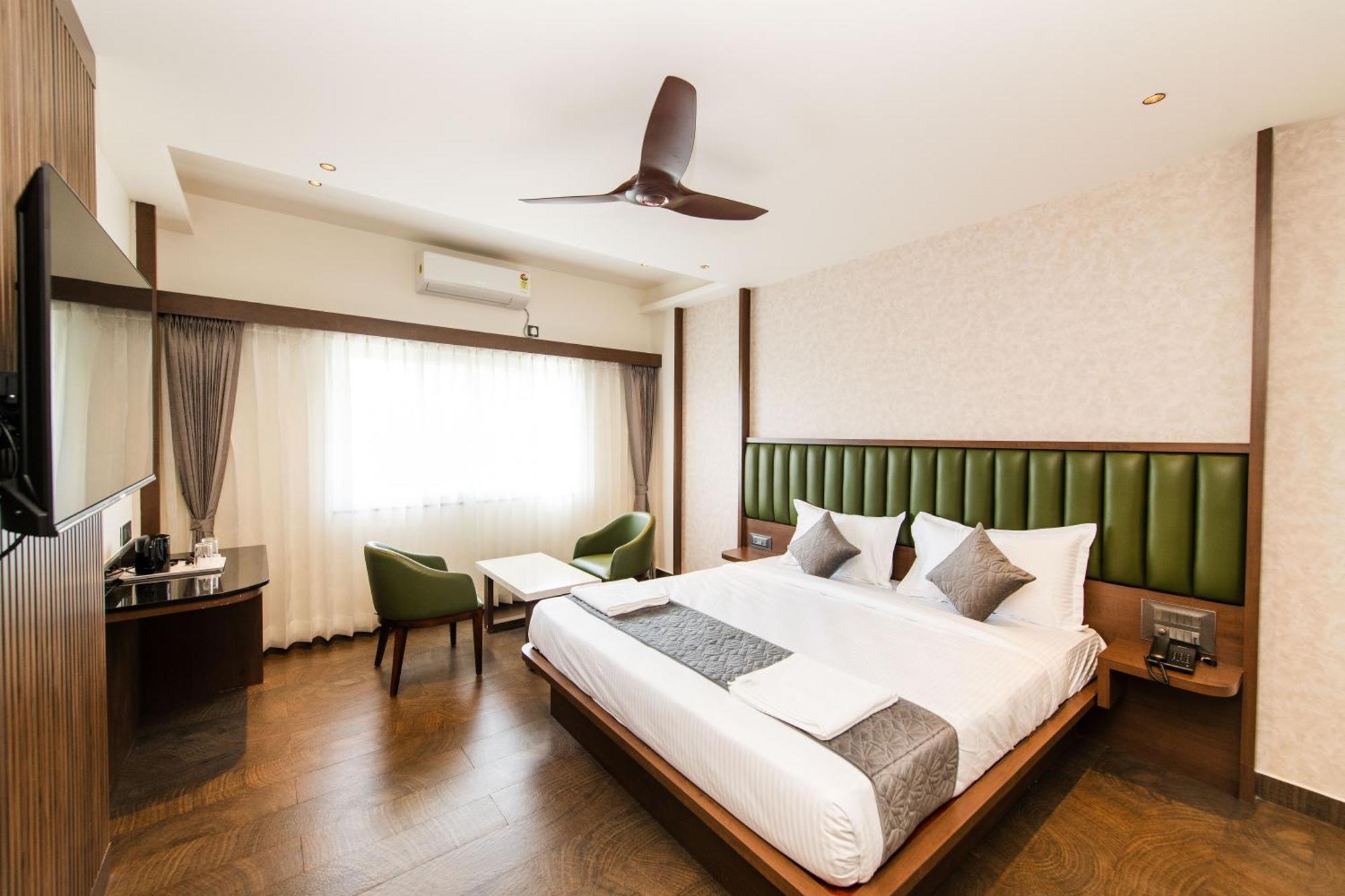 Hotel Mysore Radiance Екстериор снимка